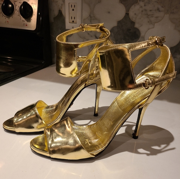Gucci Metallic Gold Leather Sandals with Ankle Strap 10B - Picture 6 of 15